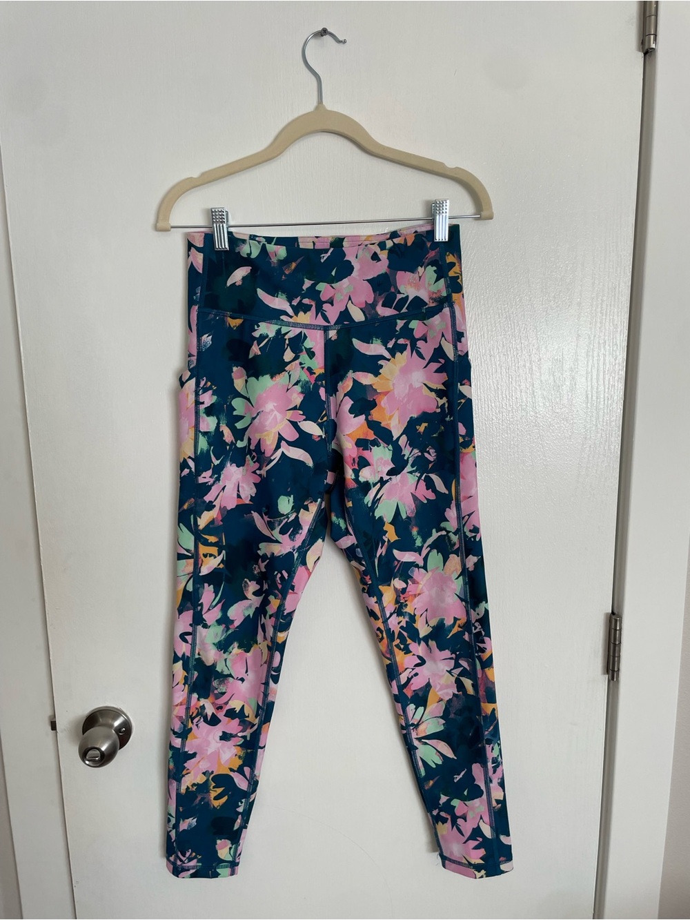 Women's Floral Navy Active Leggings